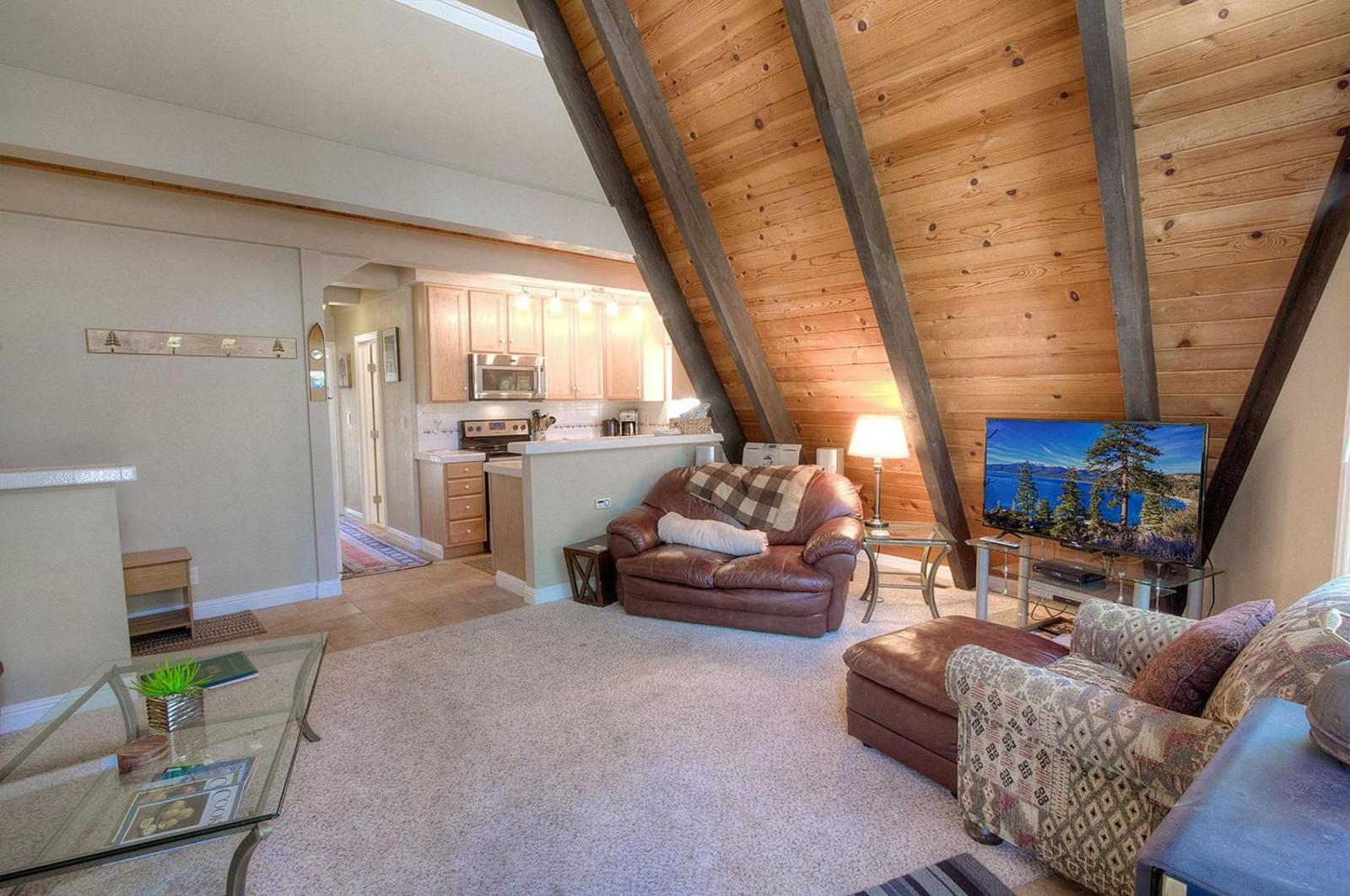 Lone Indian Lodge by Lake Tahoe Accommodations Main image 2